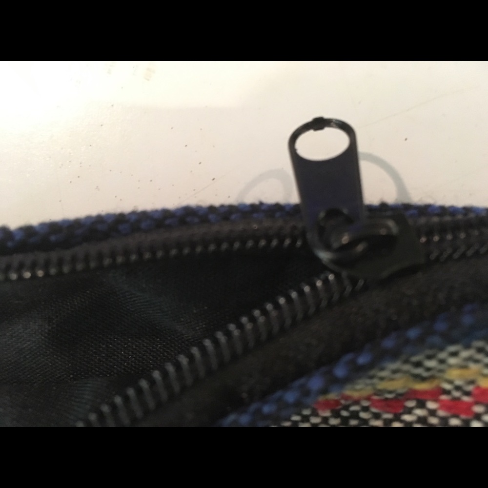 Tapestry Cross Body Bag - Picture 3 of 3